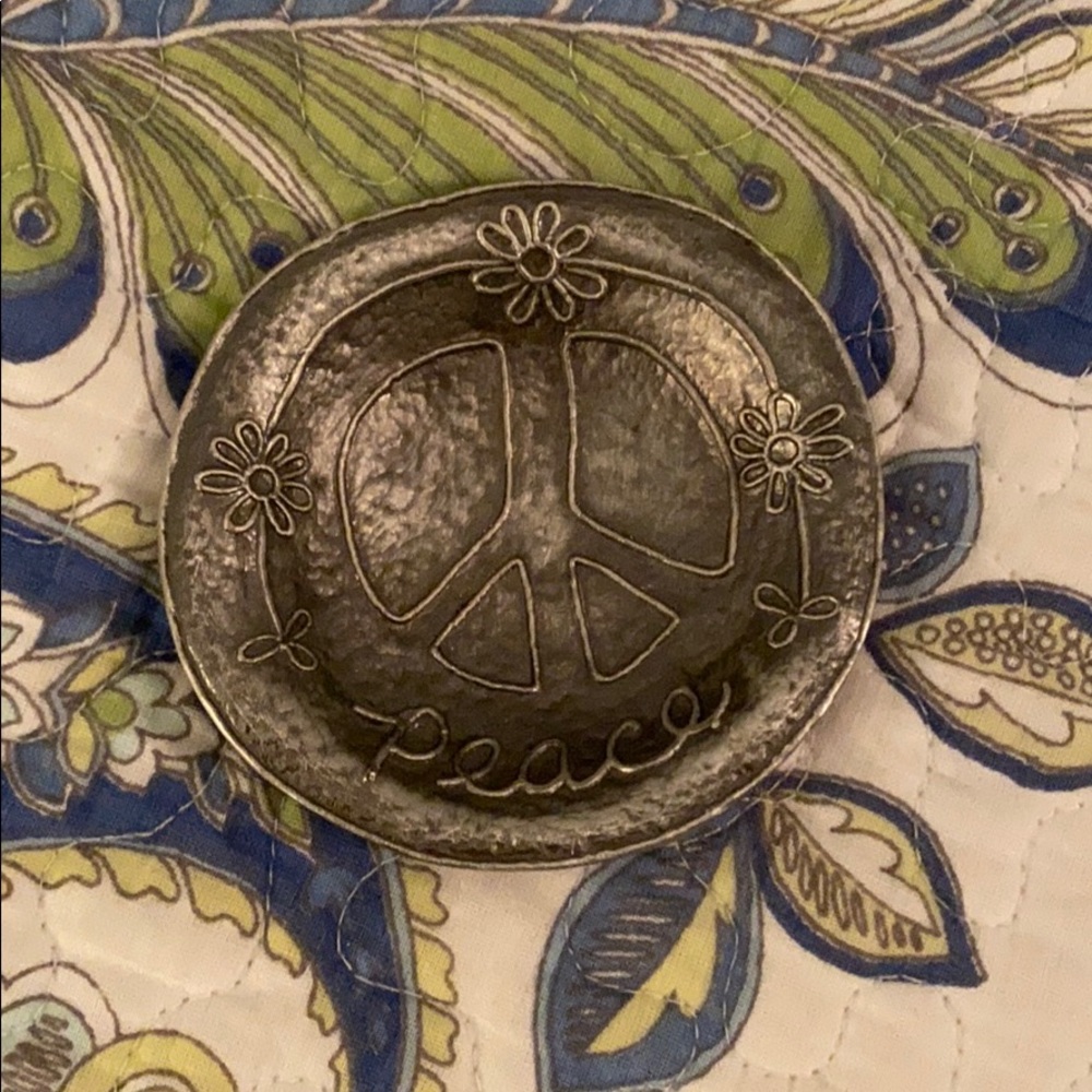 Peace ring dish